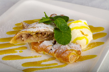 Apple strudel