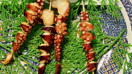 Tintenfisch, Calamari auf Markt in Japan © Omm-on-tour