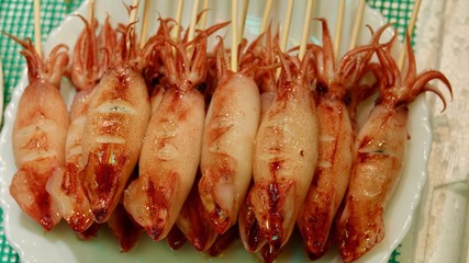 Tintenfisch, Calamari auf Markt in Japan © Omm-on-tour