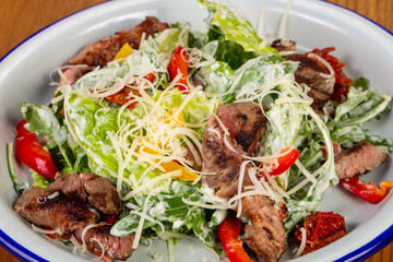 Griiled beef steak salad