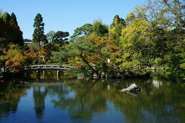 Fototapeta na wymiar Japanischer Garten mit Brücke