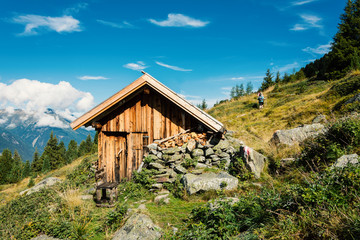 Fototapeta na wymiar Wandern in Alpen Niederthai