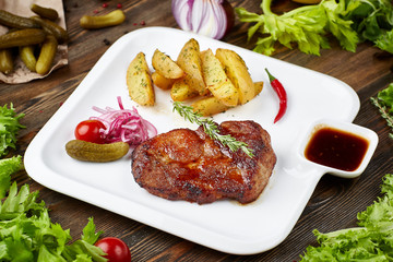 steak with potatoes