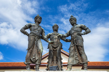 Fototapeta na wymiar old Three Kings Monument Builders is tourist attraction of Chiang Mai, Thailand.