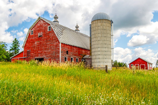 Barn with silo deals