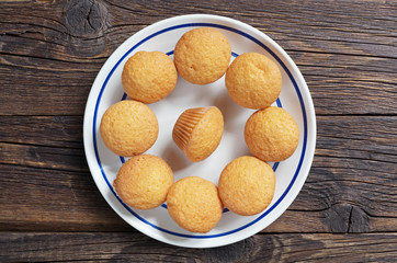 Mini muffins in plate