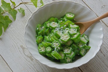 粘り気のあるオクラ　