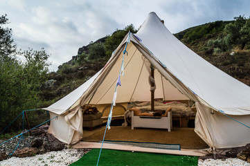 Glamping in a Bell Tent in Spain - Powered by Adobe