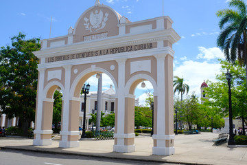 Fototapeta na wymiar Arco de Triunfo, a triumphal arch in Cienfuegos, CUBA