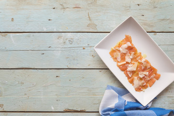 Carpaccio salmon with cheese