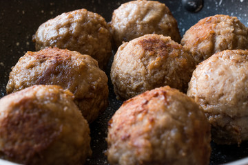 Plain Meatballs Served with Pan