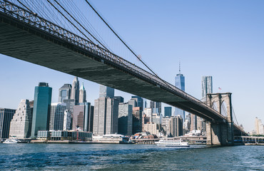 Naklejka premium Brooklyn bridge at day time