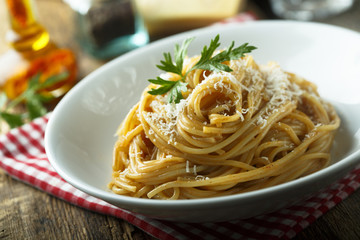 Spaghetti with tomato sauce and cheese