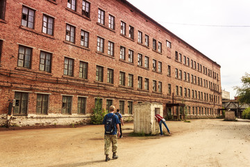 Obraz premium Brick building of an abandoned factory