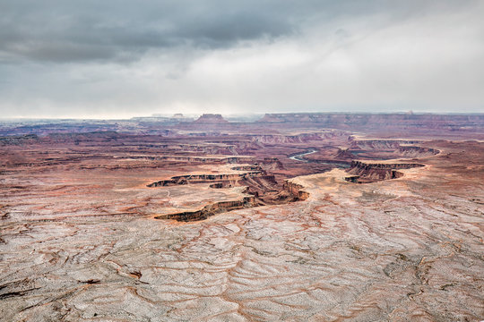  Famous Mesa Arch © RuslanKphoto