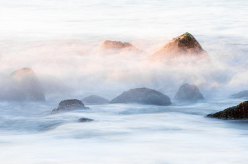 Waves Breaking on the Rocks