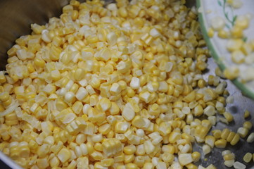 Cutting corn of the cob