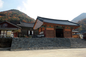 Naklejka premium Heungguksa Buddhist Temple