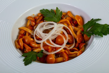 Appetizing marinated mushrooms