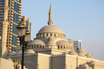 Fototapeta na wymiar Arab mosque in the UAE.