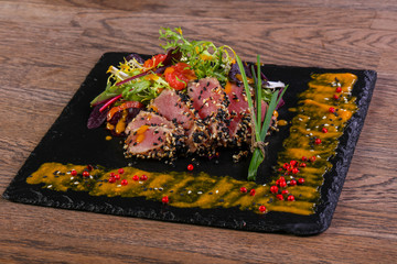 Tuna carpaccio with sauce