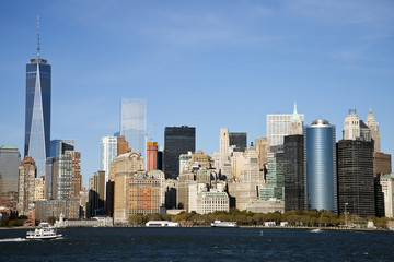Obraz premium Hochhäuser in Manhattan aus Perspektive des Hudson River