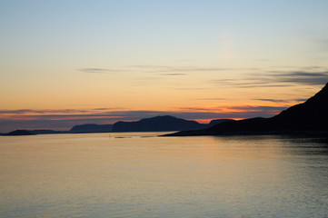 Morgens um 3 Uhr im Fjord in Norwegen