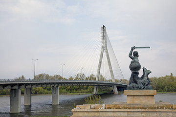 Meerjungfrau syrenka und swietokrzyski-brücke © Tim HvW