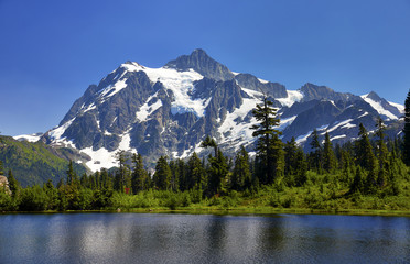 Mount Shuksan and Picture Lake, North Cascades Mountain Range, Washington, USA