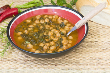 Garbanzos con acelgas