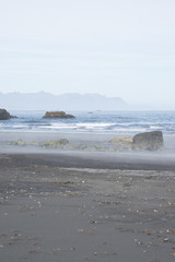 Halbinsel - schwarzer Sandstrand bei Djúpivogur / Ostfjorde - Island