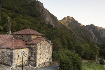 Fototapeta na wymiar Natural Park of Somiedo in the mountains of Asturias, Spain