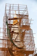 Fototapeta na wymiar Mosque in Dubai undergoing repair