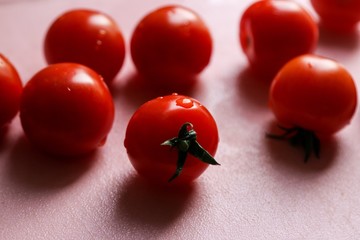 Several tomatoes 