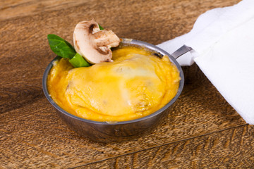 Mushroom cocotte with cheese