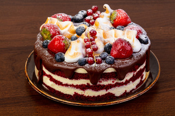 Cake with berries