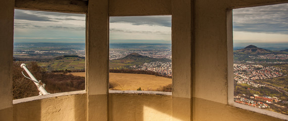 Blick von Aussichtsturm auf die schwäbische Alb