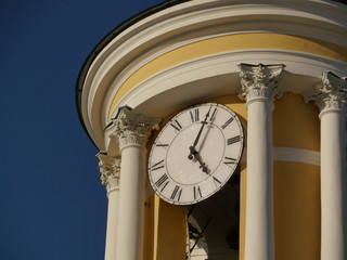 time on the round antique tower clock