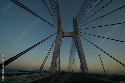 夕暮れ時の瀬戸大橋 車中からの撮影 岩黒島橋 Wall Mural Kozo
