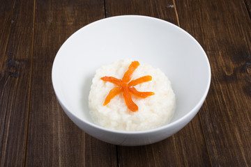 Rice porridge with apricots