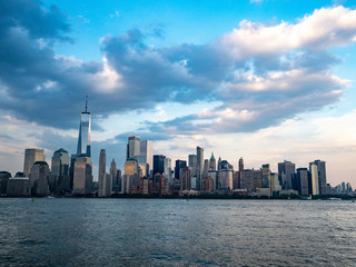 Obraz premium downtown Manhattan skyline on a spring afternoon