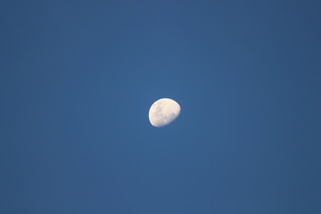 Luna en el cielo / Moon in the sky