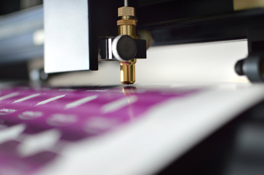 Plotter de corte. Plotter para corte de vinilo. Cutter Machine. Cutting Plotter. Cortador de vinilo