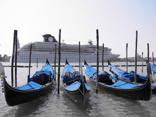 Fototapeta na wymiar Venetian gondolas - Venice - Italy