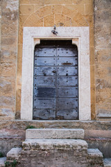 Fototapeta na wymiar Door in Florence Italy