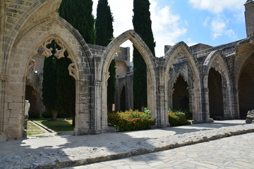Fototapeta na wymiar Abbaye de Bellapaïs, Chypre - Bellapais Abbey Cyprus