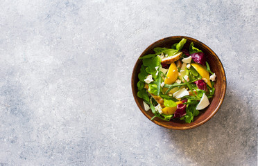 Pears, goat cheese and greens salad