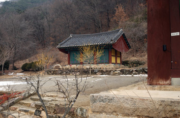 Fototapeta na wymiar Gagyeonsa Buddhist Temple