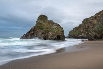Fototapeta na wymiar Incoming tide, Whipsiderry Beach, Porth, Newquay, Cornwall