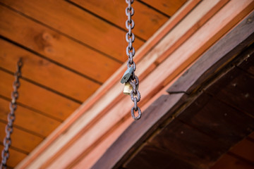 Łnącuch  wiszący z kłudkami © andsko